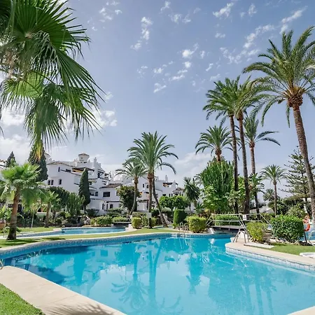 Appartement Ab3- Luxury Flat, Close To Families Only *