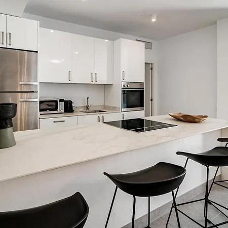 Ab3- Luxury Flat, Close To Families Only アパート