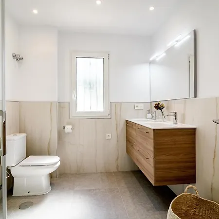 Apartment Ab3- Luxury Flat, Close To Families Only *